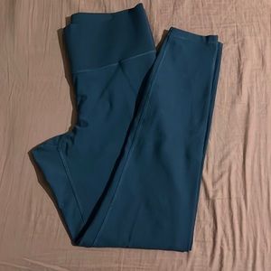 Old navy active leggings, elevate, built in sculpt, size large, gray.